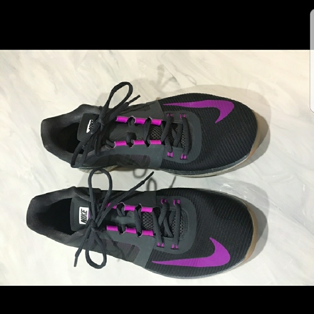 Men Nike sneakers,